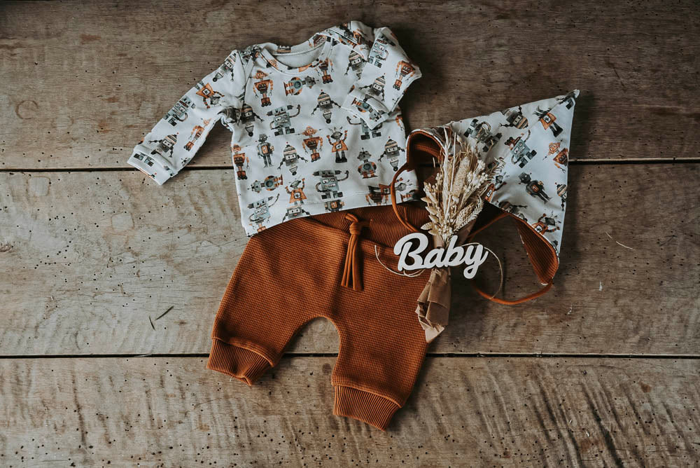 KINDERSET MIT BLUMENSTRAUß