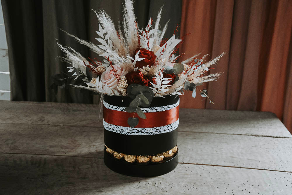 SWEET BOX "Flowers and chocolate"