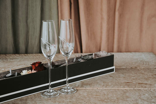 DVOJINA V ELEGANTNI ŠKATLI