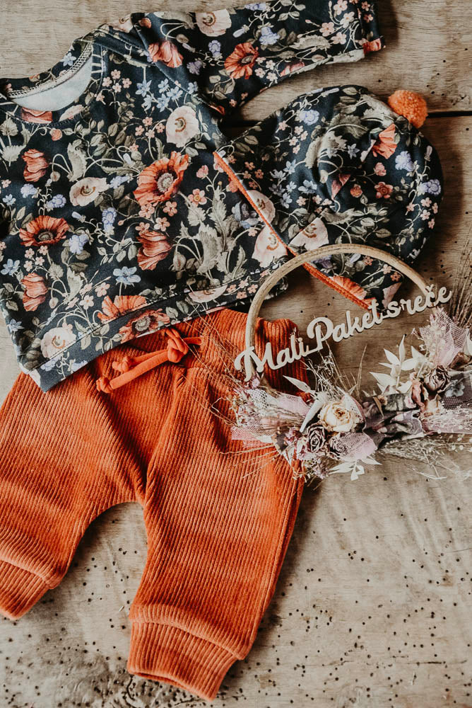 OTROŠKI KOMPLETEK Z VENČKOM »Mali paket sreče«