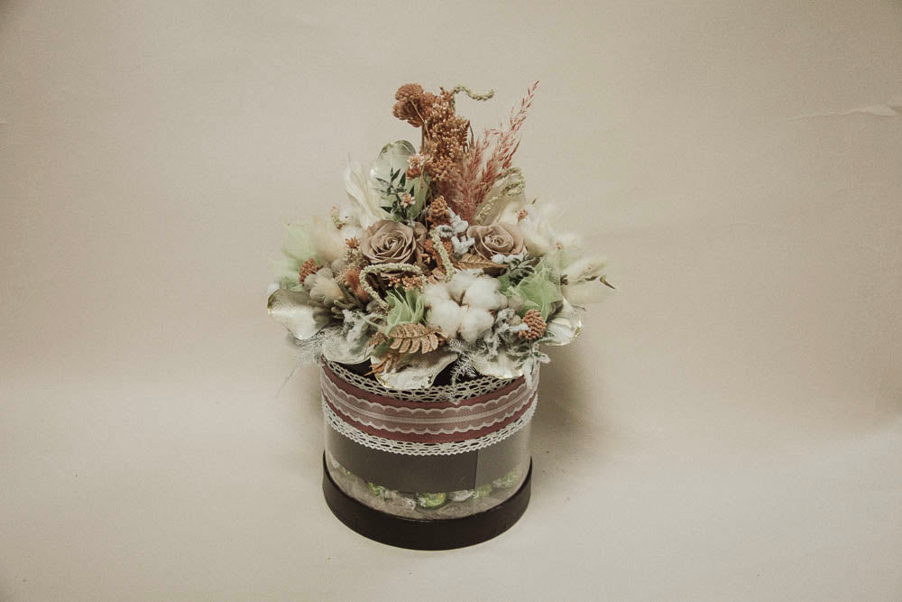 SWEET BOX "Večno cvetje in čokolada"