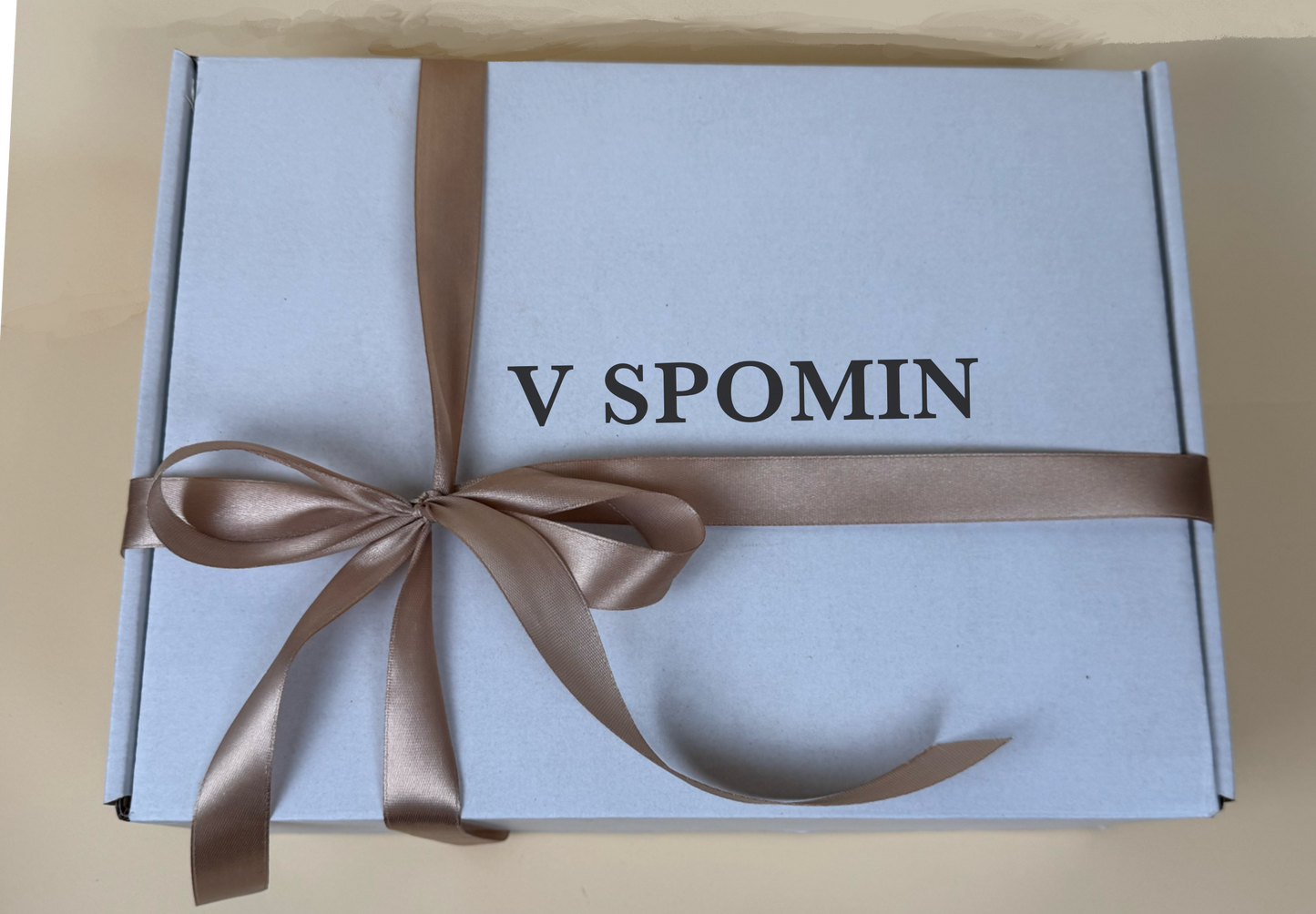 V spomin
