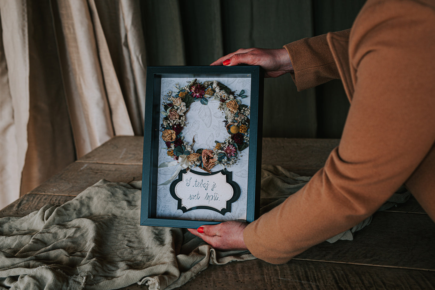 FRAME "The world is better with you"