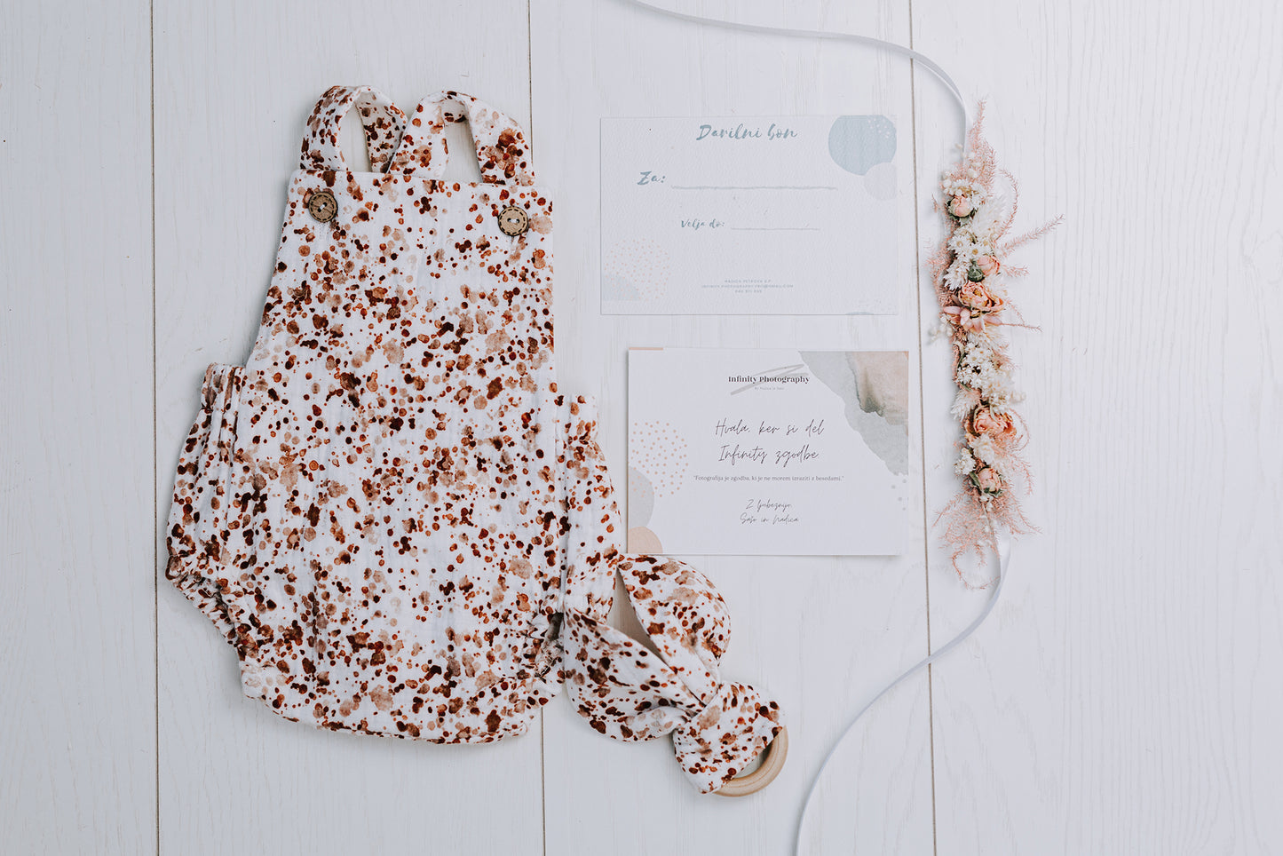 ROMPER, VENČEK IN DARILNI BON ZA FOTOGRAFIRANJE NOVOROJENČICE