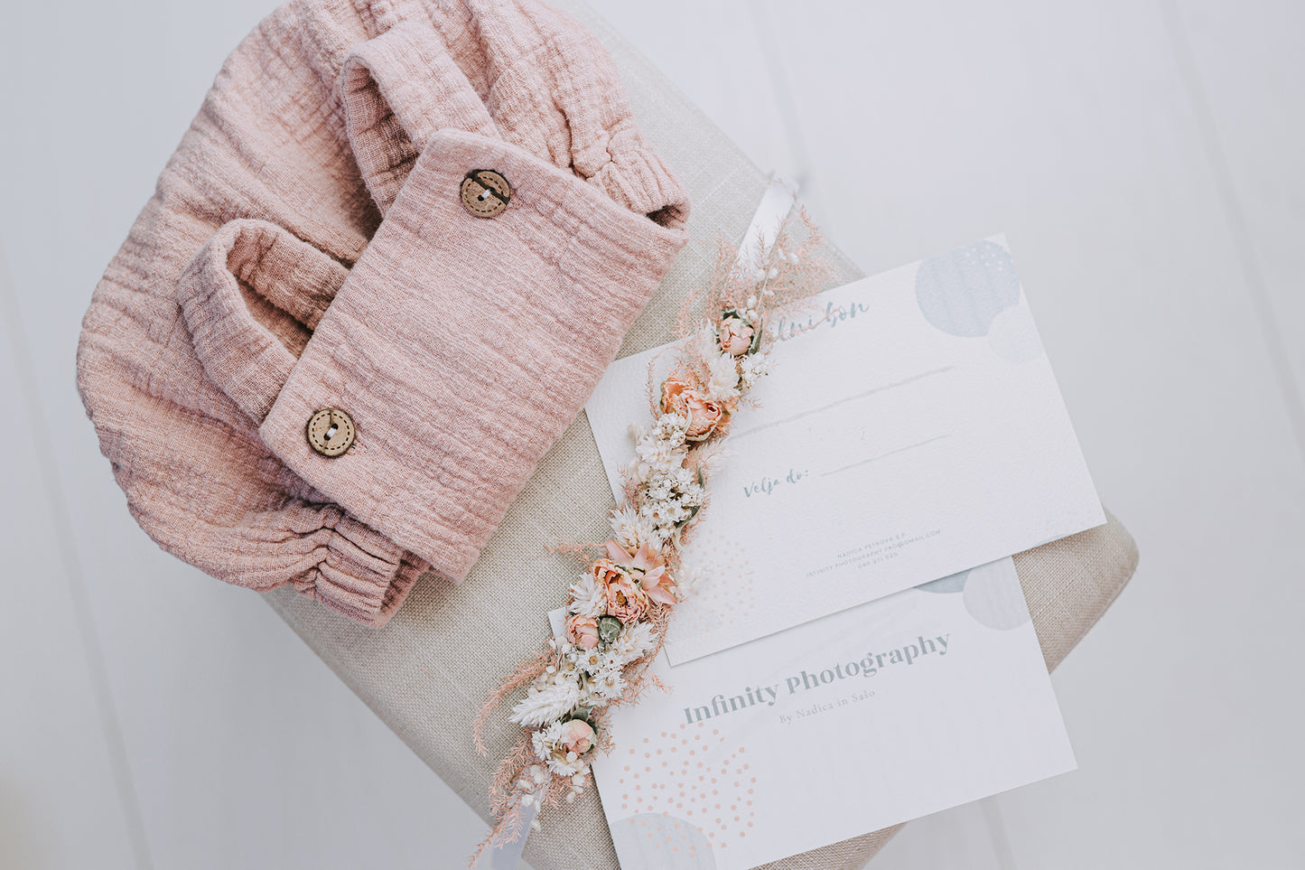 ROMPER, WREATH AND GIFT VOUCHER FOR NEWBORN PHOTOGRAPH
