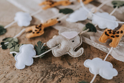 Mobile über dem Kinderbett