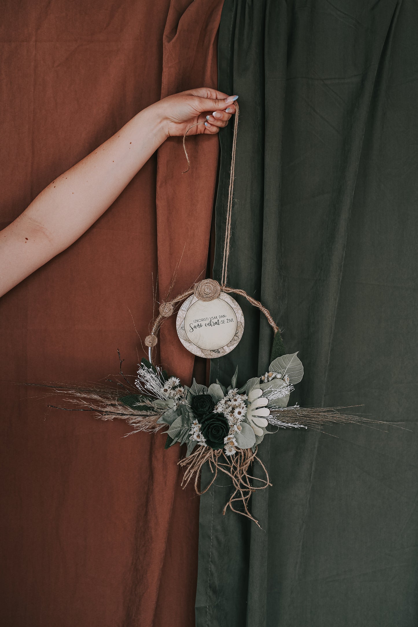 VENČEK SAMO ZA TEBE "Izkoristi vsak dan, samo enkrat se živi!"