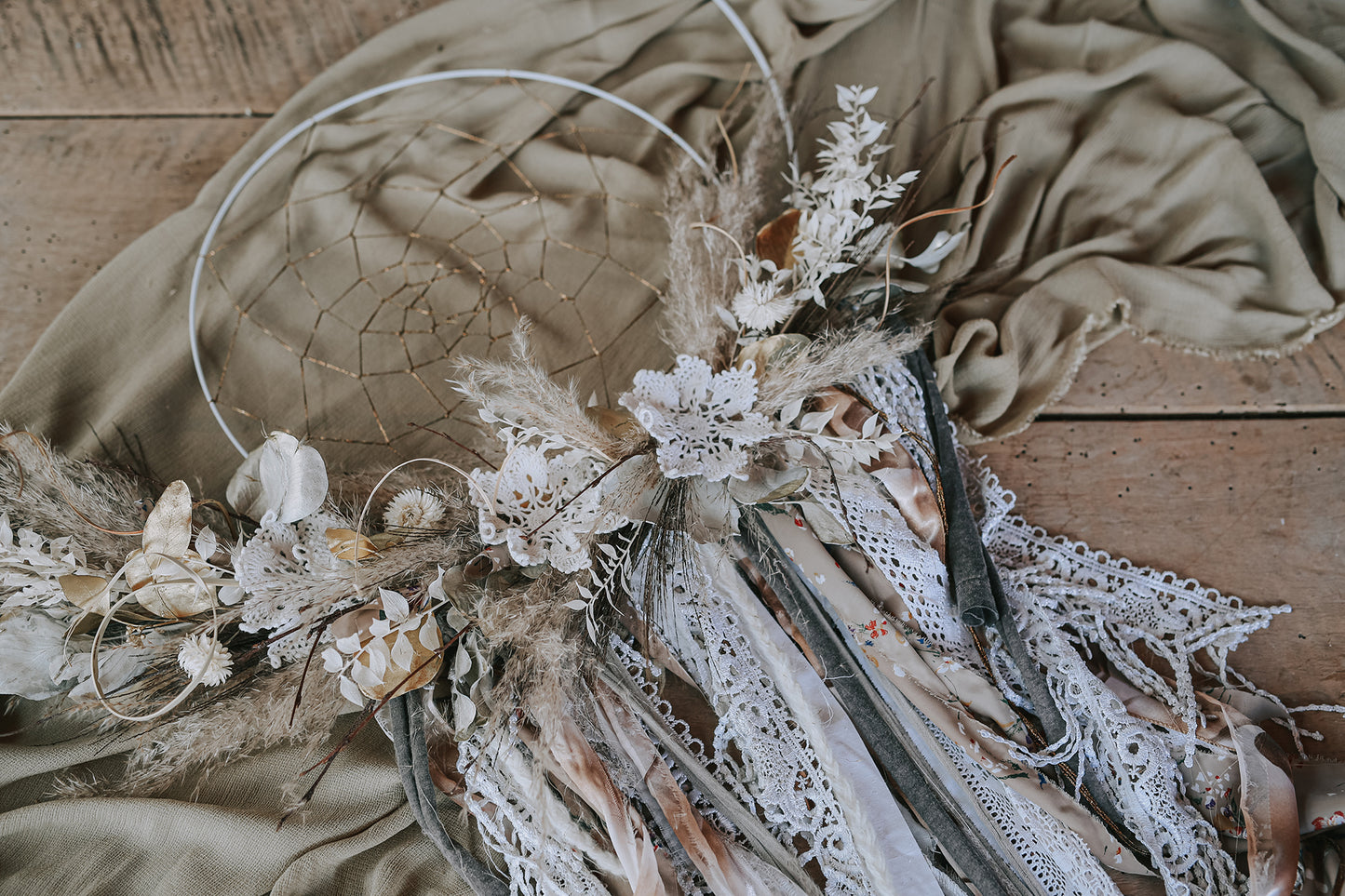 EIN TRAUMFÄNGER EINGESCHLOSSEN IN EINEM KRANZ XXL