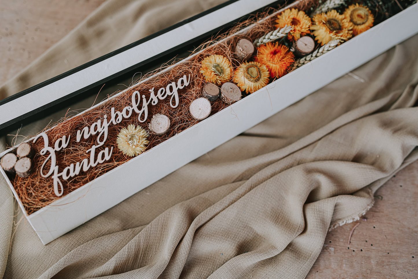 GESCHENK IN EINER BOX "Bier und Blumen, für den besten Jungen"