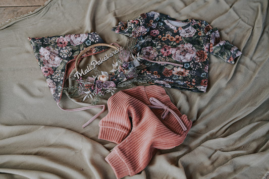 OTROŠKI KOMPLETEK Z VENČKOM »Mali paket sreče«