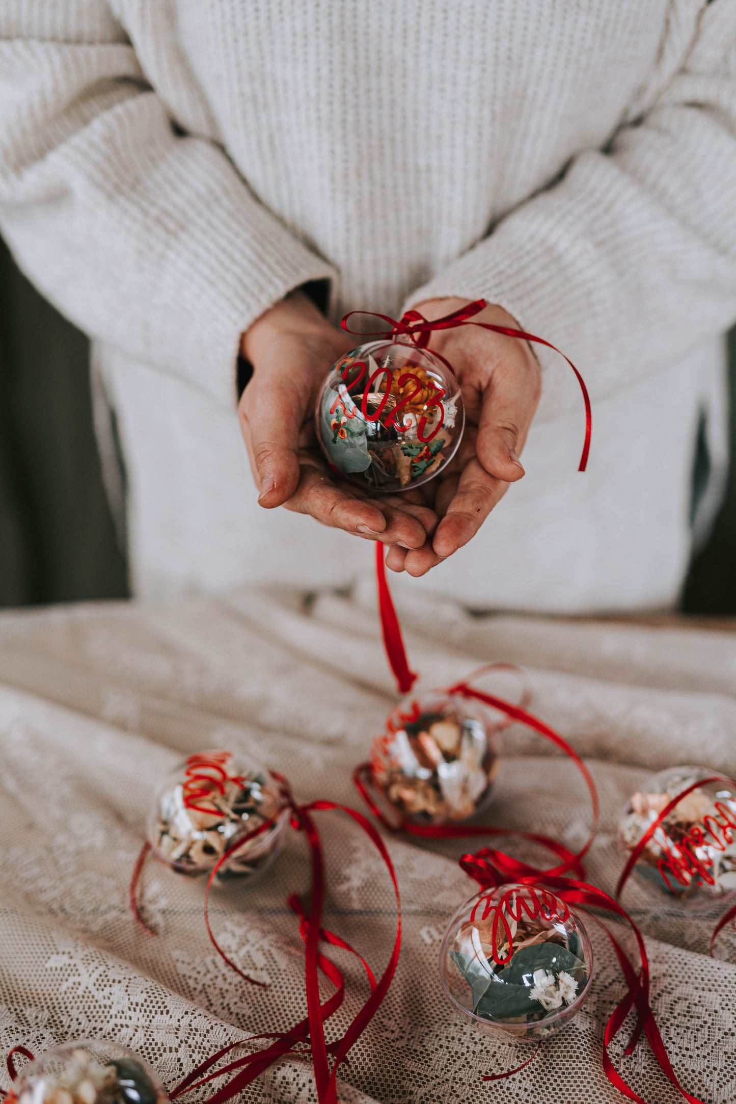 WEIHNACHTSBALL MIT JAHR